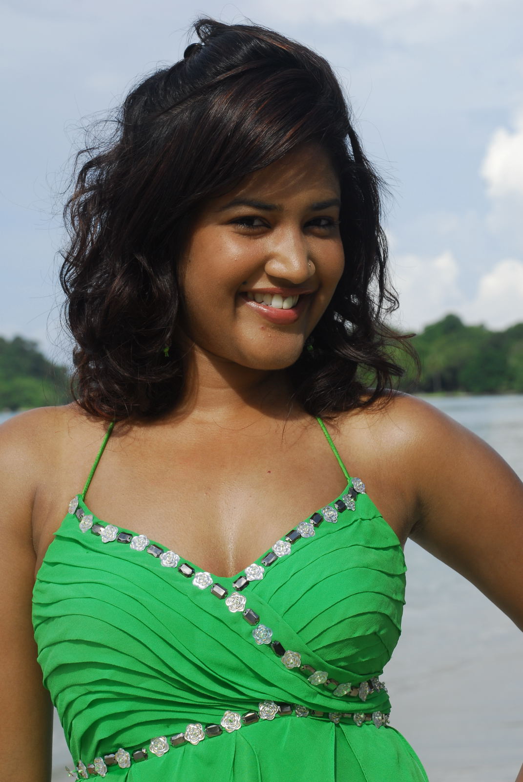 Soumya Bollapragada hot in green mini skirt pictures | Picture 67407